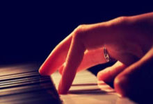 瓦朗谢纳表现不俗，逼平实力强劲的球队